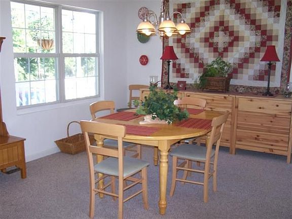 Beautifully decorated, mint condition home.