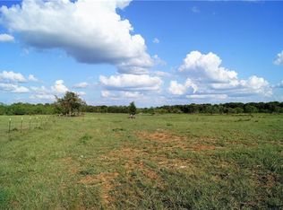 1076 Red Town Rd, Elgin, TX 78621