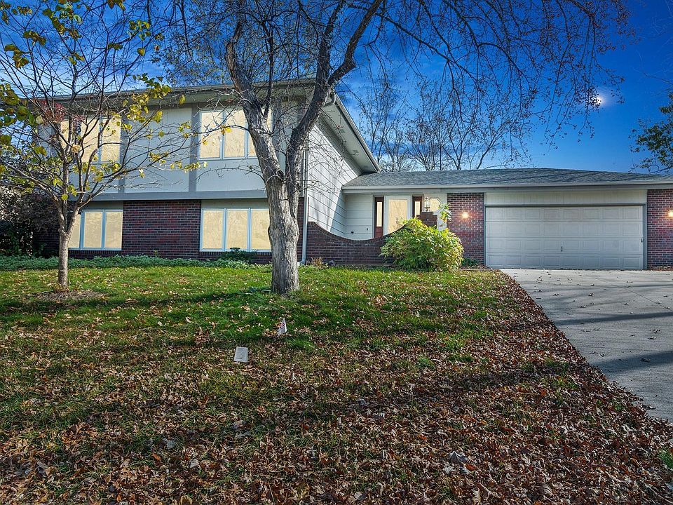 1st image of 158 Chaparral Dr