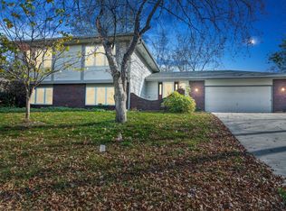 158 Chaparral Dr, Apple Valley, MN 55124