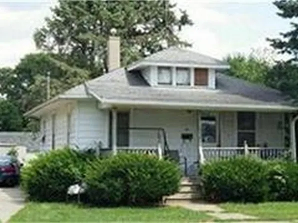 656 N Cedar St, Monticello, IA 52310