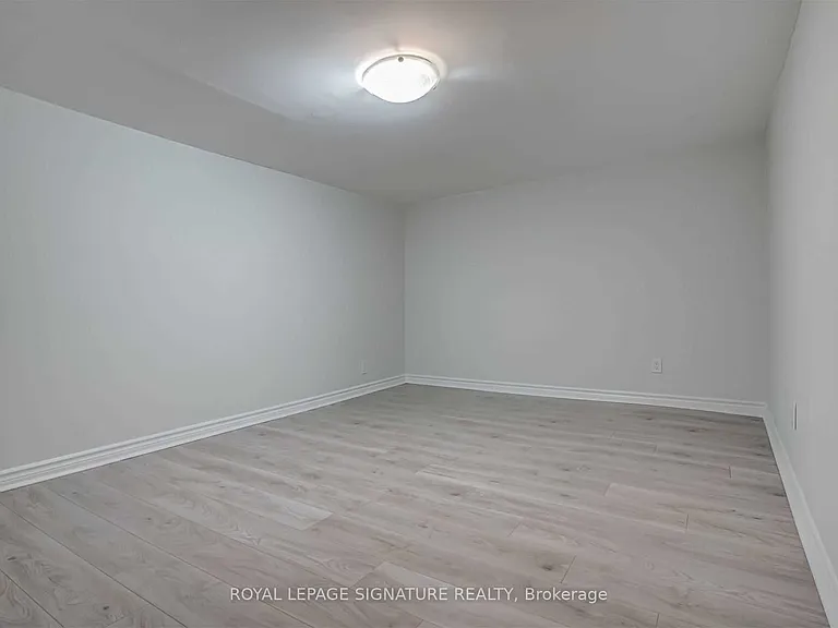 604 A Queen St W — Photo 10
