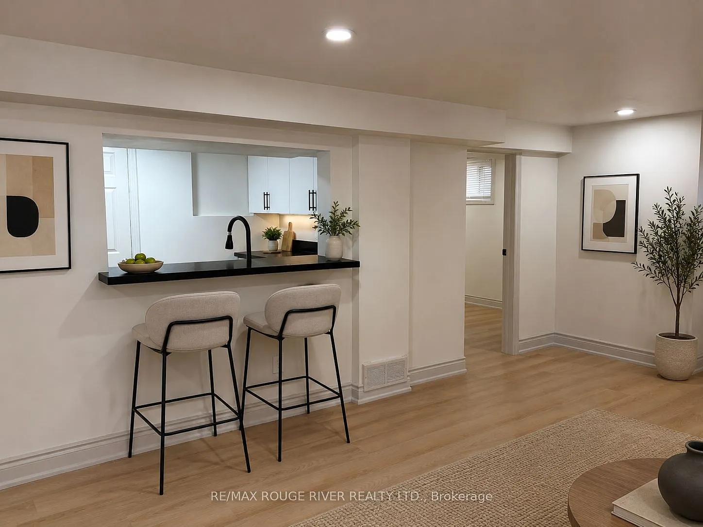 3 bed, $1,900 — Photo 4