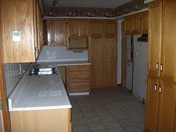 3rd image of 2061 Montana Ave