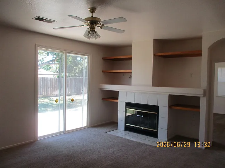 1225 E Cinnamon Dr — Photo 15