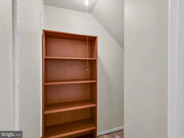 31 Valerian Ct — Photo 24