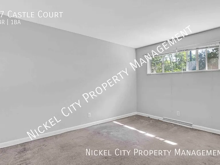 47 Castle Ct — Photo 16