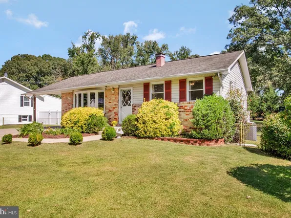 147 Magothy Beach Rd, Pasadena, MD 21122