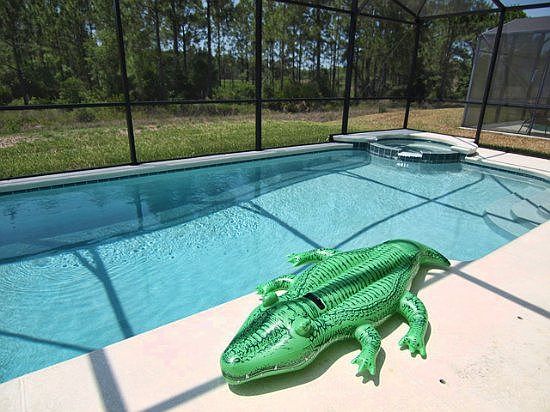 WS6P003OR-Private-Pool-Area