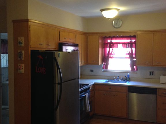 3rd image of 2559 Laconia Ave