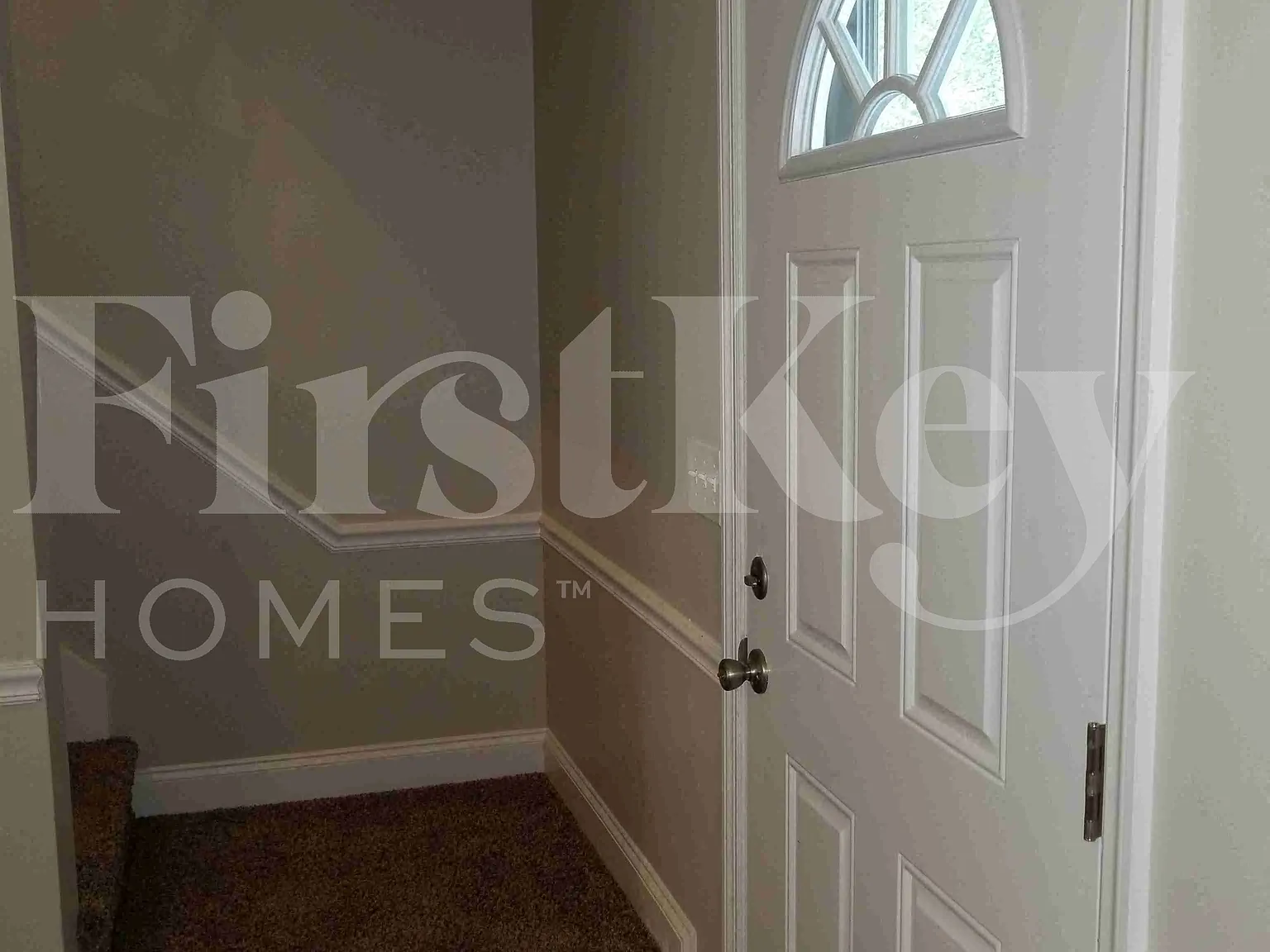 3 bed, 2.0 bath, 1326 sqft, $2,140 — Photo 2