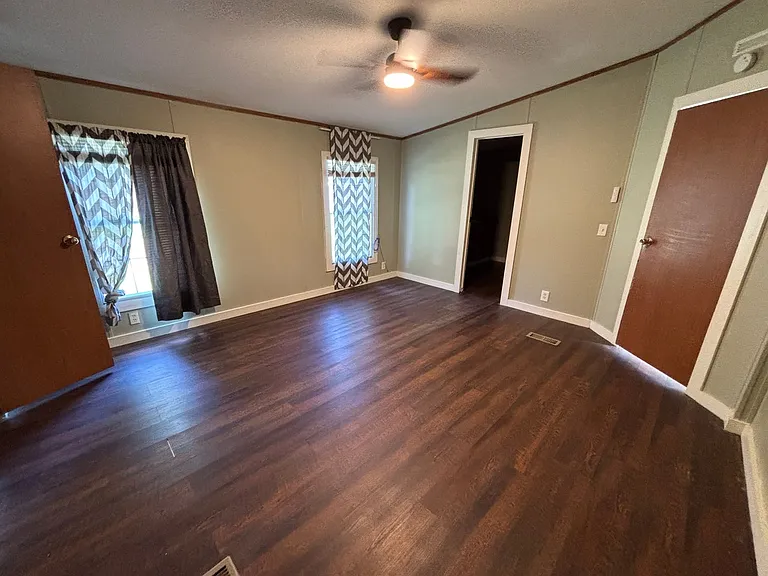 90 Morgan Ln — Photo 9
