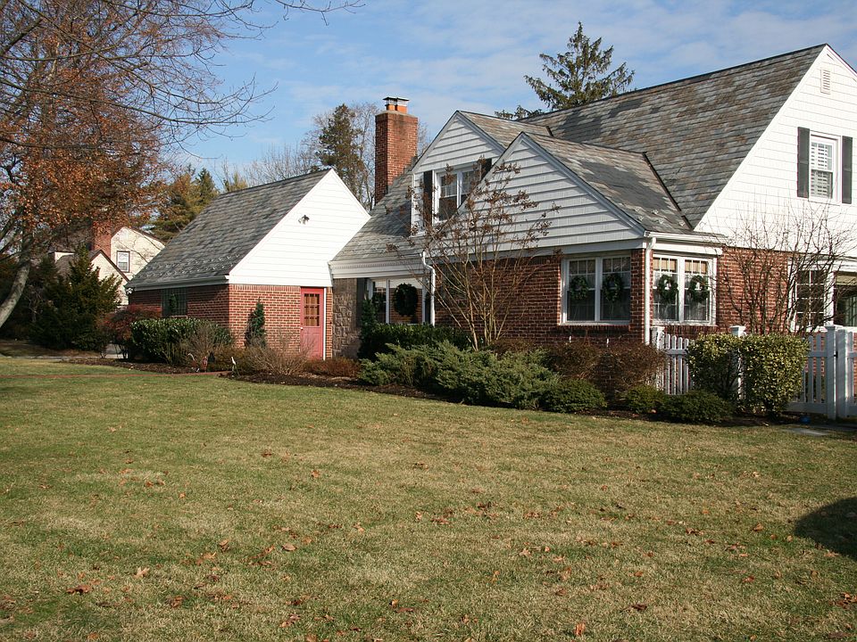 2nd image of 406 Titus Way