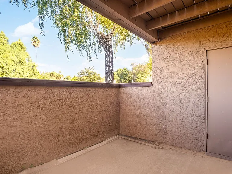 Mission Sierra Apartments — Photo 18