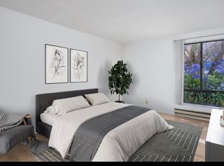 4 Commodore Dr UNIT 229, Emeryville, CA 94608