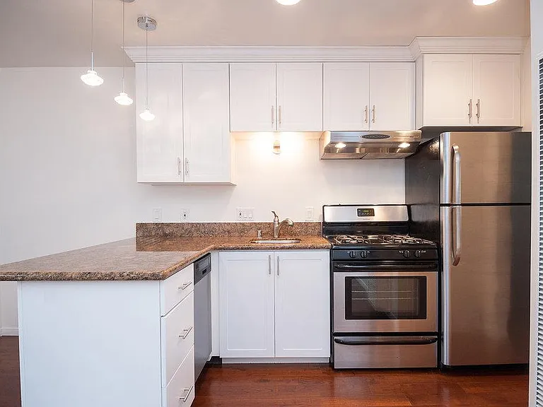 1066 Turquoise St #8 — Photo 4