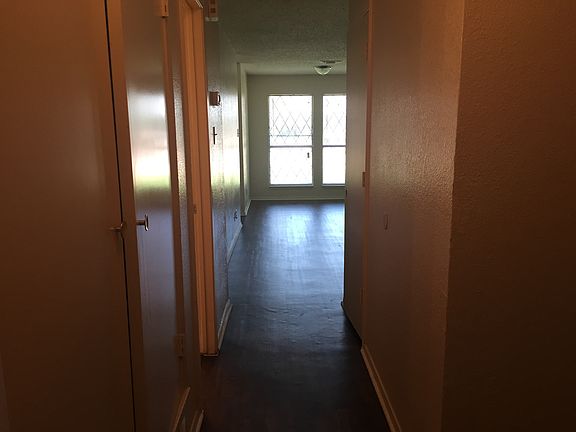 5th image of 2400 Ventura Dr