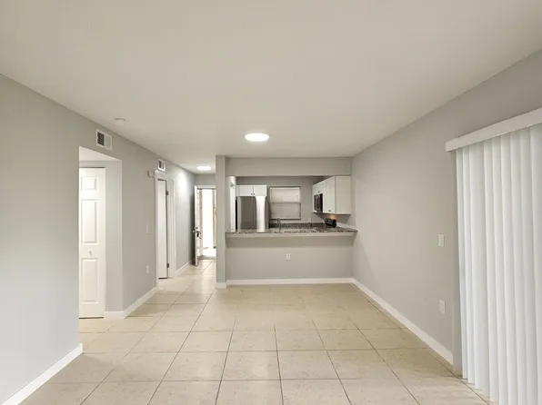 1545 Lake Crystal Dr, West Palm Beach, FL