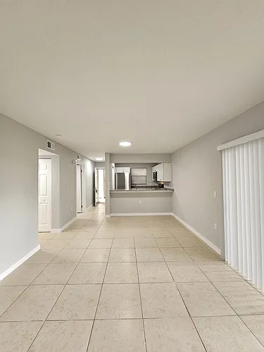 1545 Lake Crystal Dr #D Photo 1