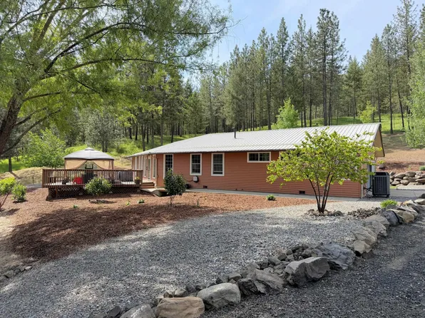32765 Rays Pl N, Davenport, WA 99122