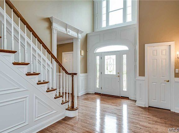 3rd image of 115 Elmwood Dr