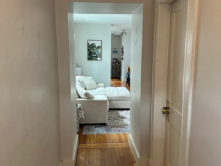 26 Sydney St #3 — Photo 6