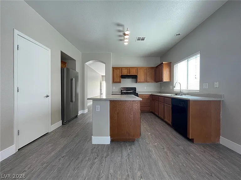 6413 Sierra Sands St — Photo 7