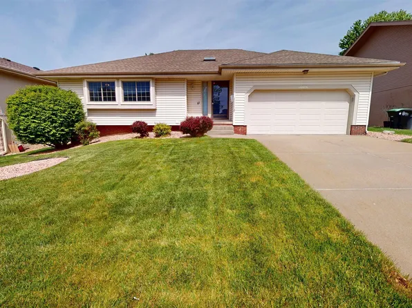 16606 Adams St, Omaha, NE 68135