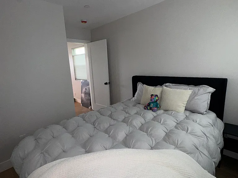 701 N Tamarind Ave — Photo 6