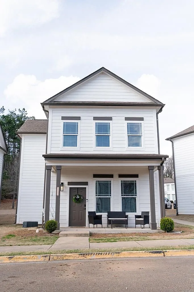 Building Photo - 716 Ironwood Ln