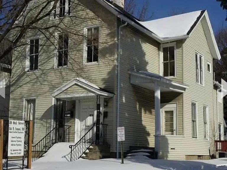 80 Oak St — Photo 3
