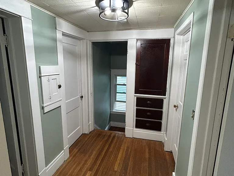 222 McKinley Ave — Photo 3
