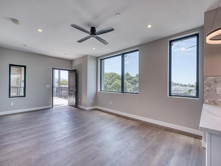 4202 Telegraph Ave #301 — Photo 12