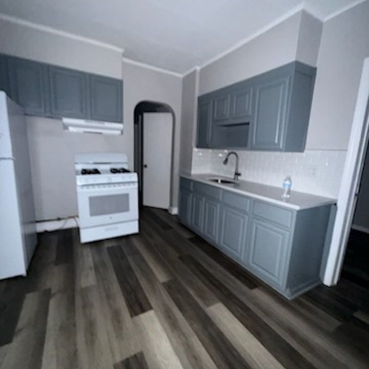 1st image of 424 Miltonia St #1L