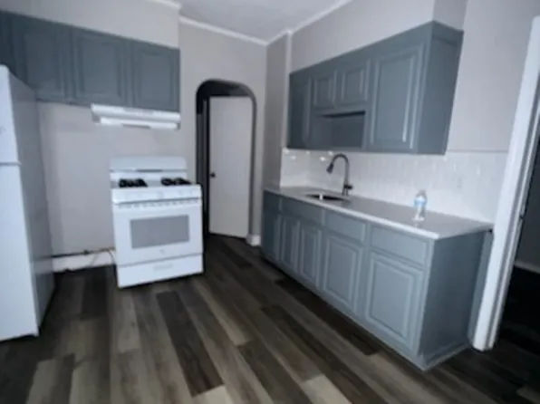 424 Miltonia St, Linden, NJ