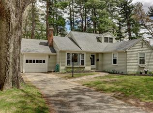 27 Agawam Rd, Barrington, RI 02806