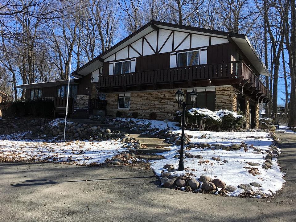 2nd image of 7630 N Range Line Rd