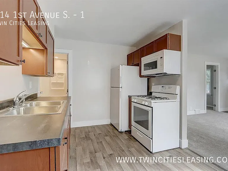 614 1st Ave S #1 — Photo 3