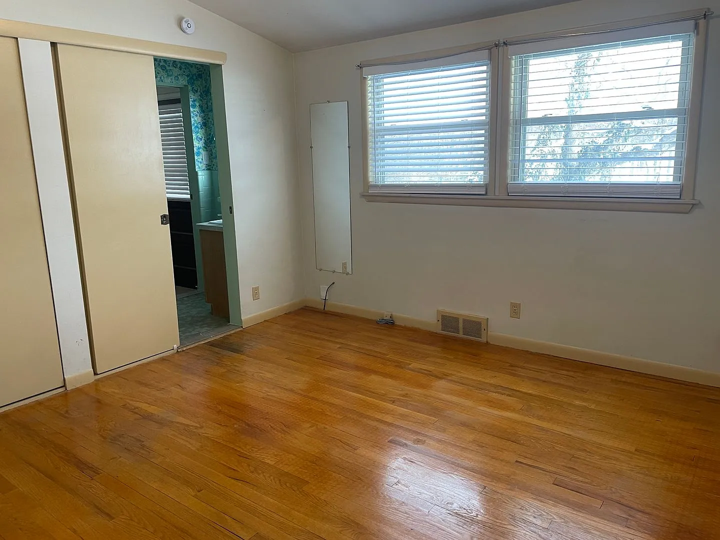 4-Bedroom 1.5 Bathroom Ranch Home — Photo 3
