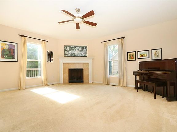 4th image of 6329 Ashford Dr