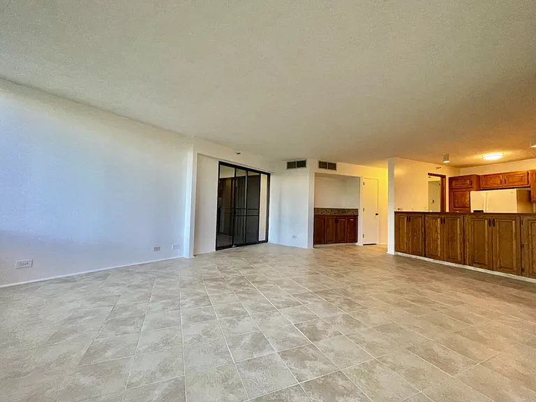 555 Hahaione St #1E-1 — Photo 9