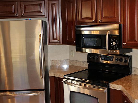 5th image of 4214 E Tanglewood Dr