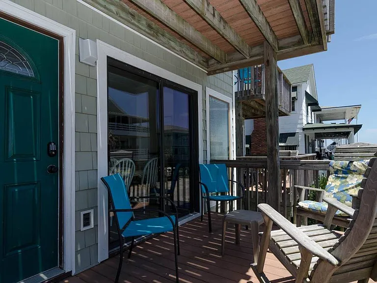13 E Henderson St #1 — Photo 8