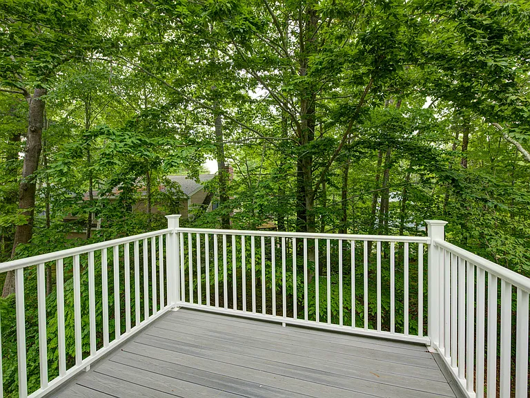 90 Chestnut Rd — Photo 32