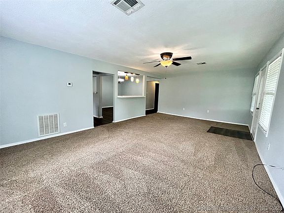 4th image of 222 E Morris Ave