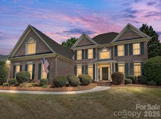 6232 Woodleigh Oaks Dr, Charlotte, NC 28226