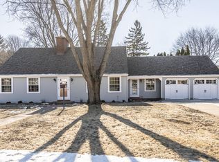 928 Vista Ln, Grafton, WI 53024