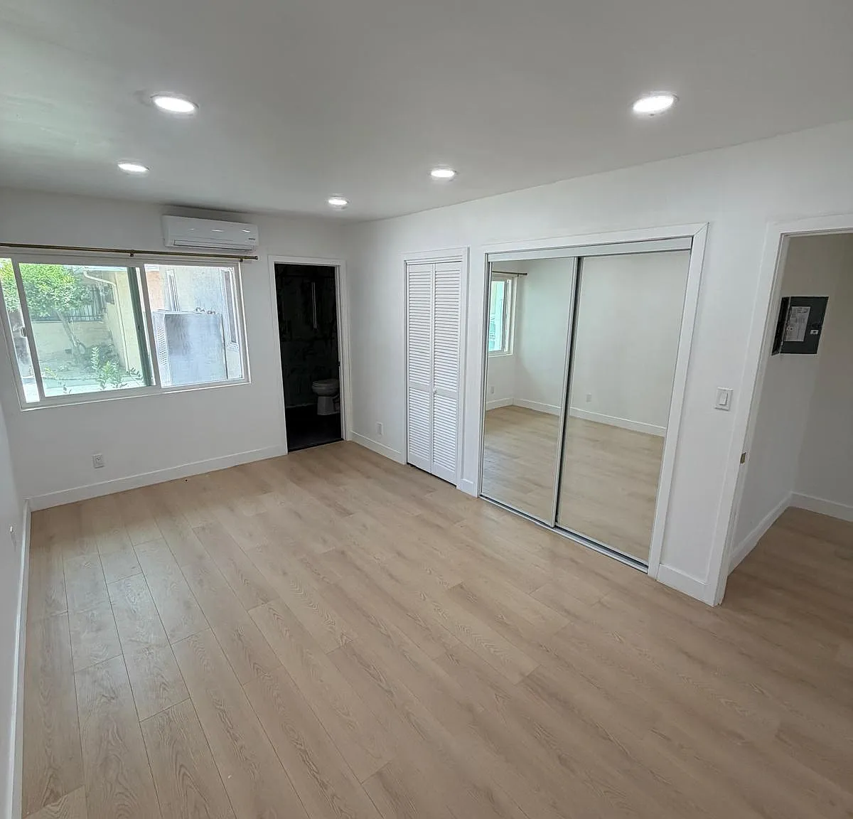1 bed, 695 sqft, $2,195 — Photo 3