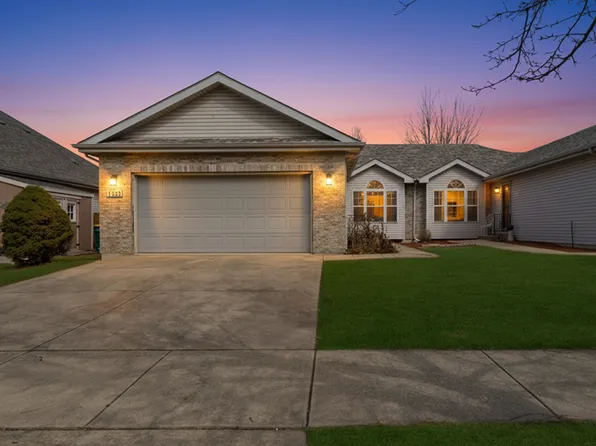 1323 Coral Bell Dr, Joliet, IL 60435