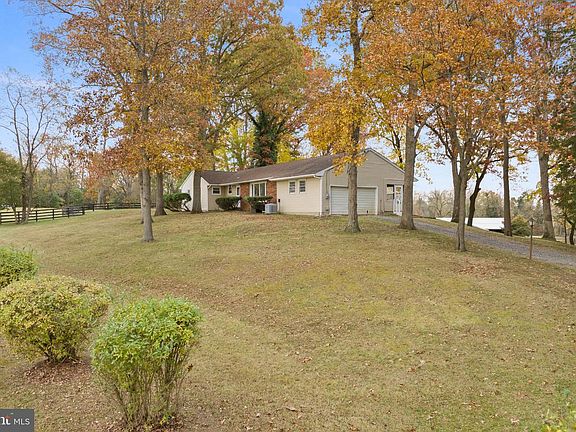 5th image of 193 Burlington Path Rd